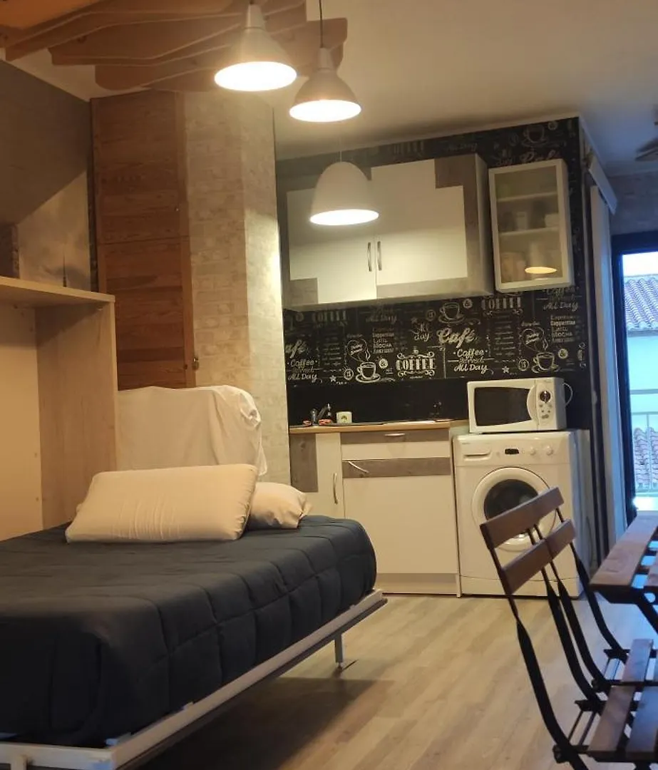 Saltillo Alto White Studio Torremolinos Spagna